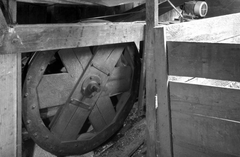 Original-wood-belt-drive_img327